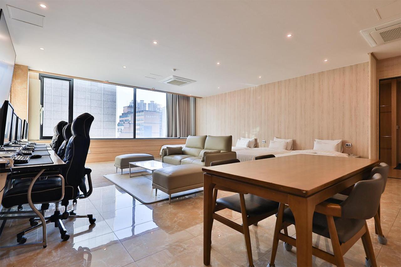 Seomyeon Ib Hotel Пусан Екстериор снимка