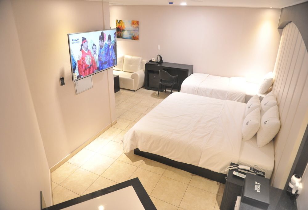 Seomyeon Ib Hotel Пусан Екстериор снимка