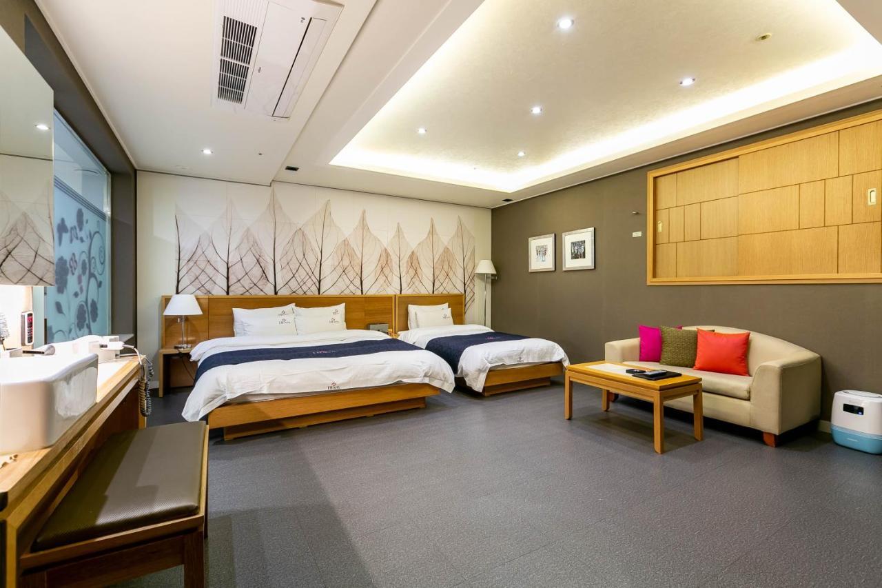 Seomyeon Ib Hotel Пусан Екстериор снимка