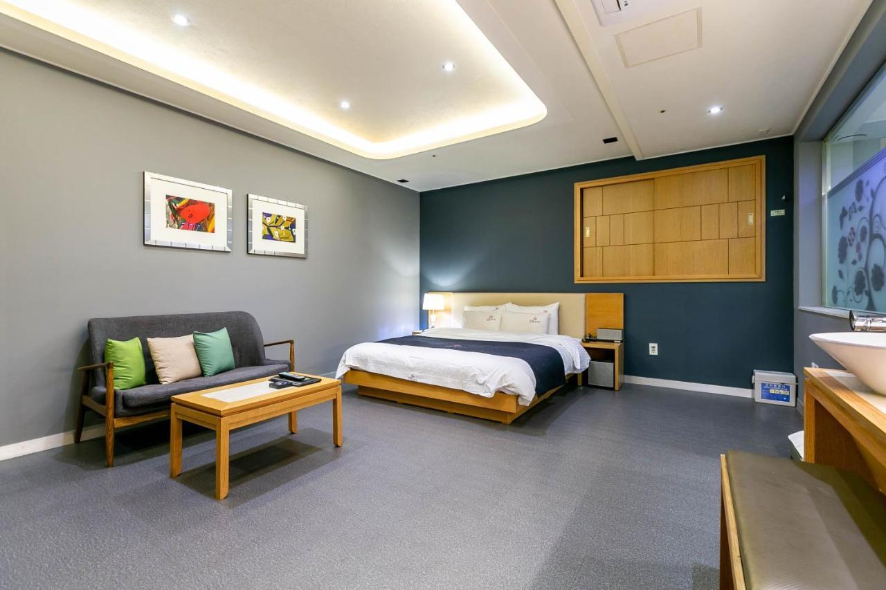 Seomyeon Ib Hotel Пусан Екстериор снимка